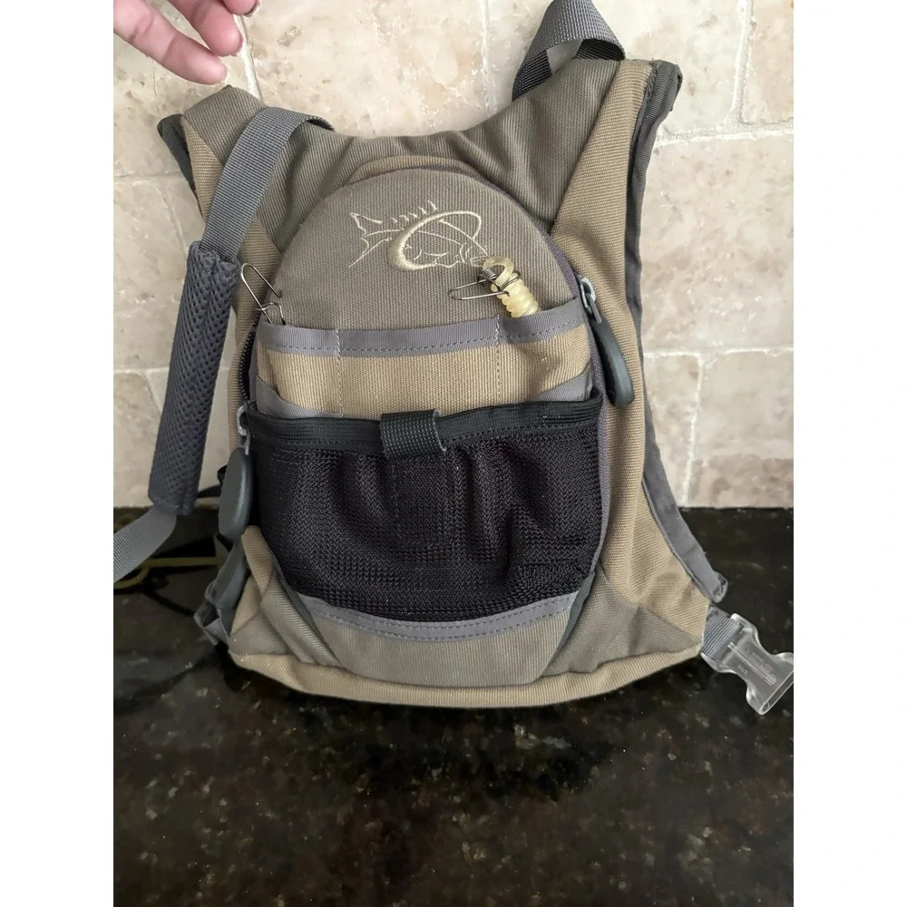 William Joseph Fishing Sling Bag Pack Strap Organizer Fly Tackle Equipment MINT